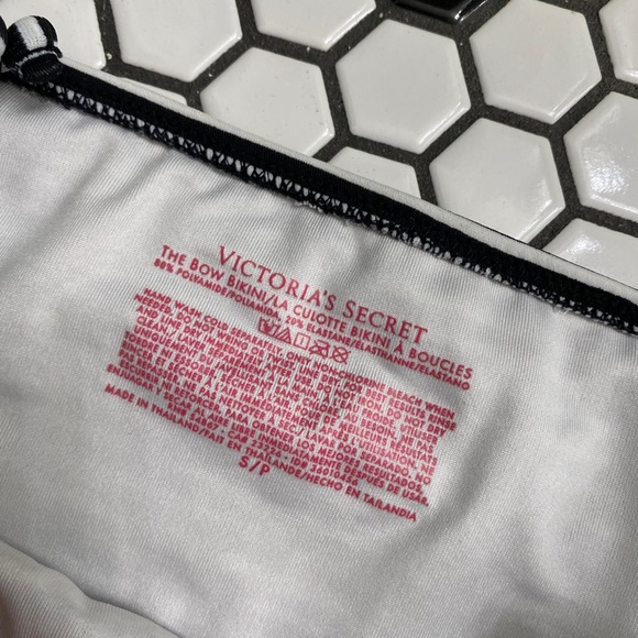 Victoria’s Secret bikini bottoms size small bundle of 2 - Picture 3 of 4